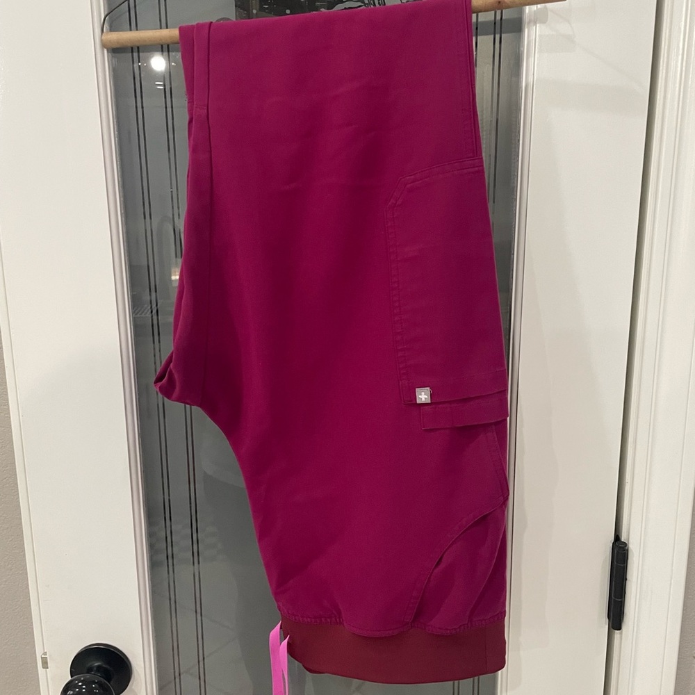 Figs Berry Scrub Pants